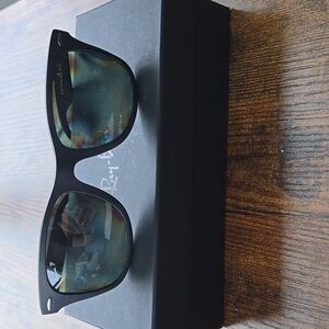 RAY-BAN WAYFARER LITEFORCE - MATTE BLACK - Size 52 & POLARIZED